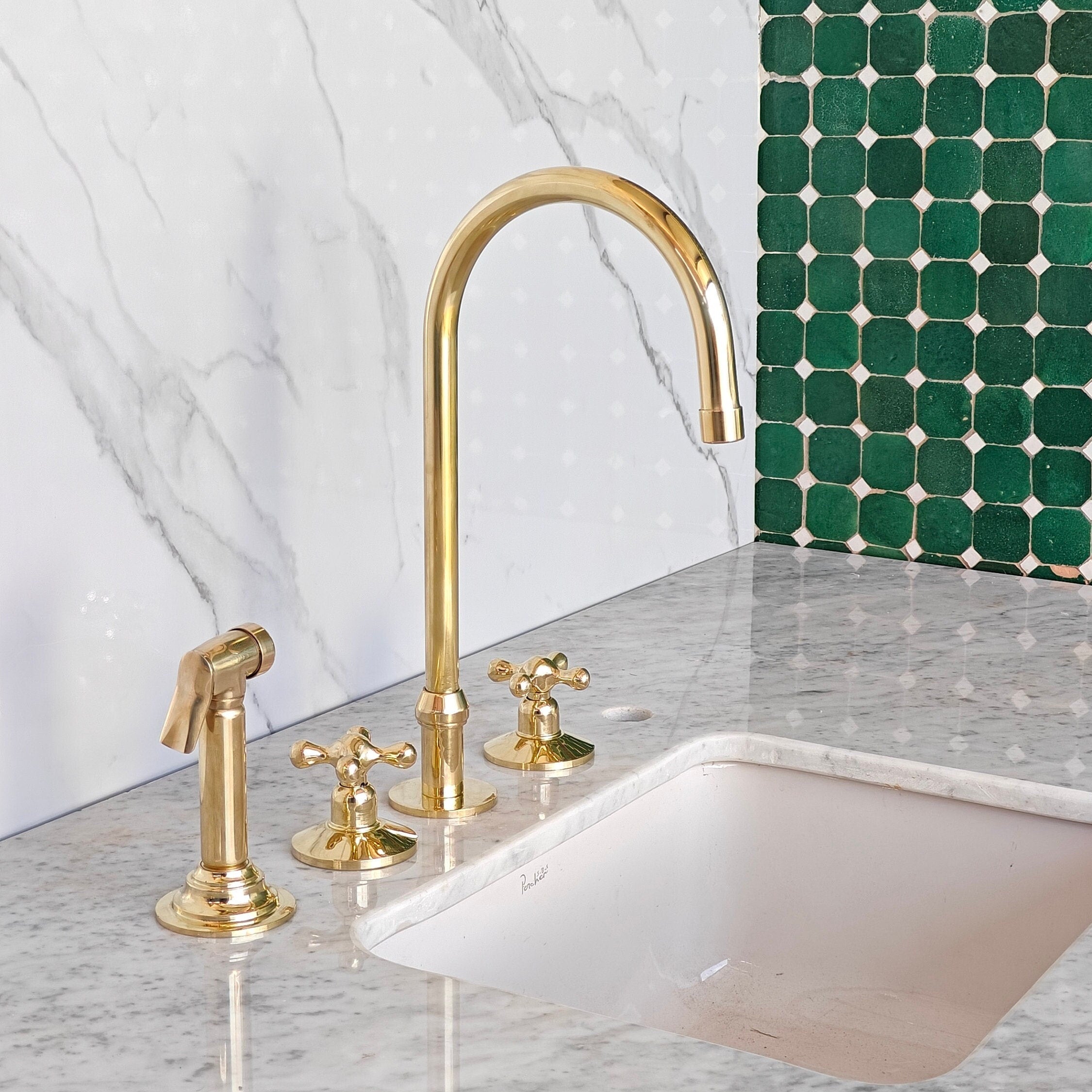 Antique Brass Kitchen Faucet – A Touch of Classic Charm - bohoprime